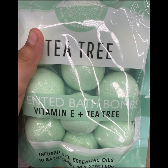 Accessories - 💥TEA TREE SCENTED BATH BOMBS ... 10 BATH BOMBS💥
